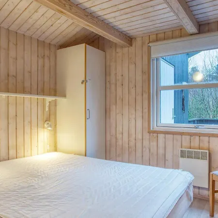 Hotel Four-bedroom In Fjerritslev 10 Torup Strand